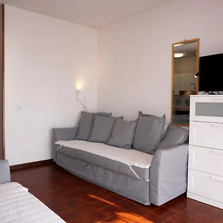 Bright For 4 Guests With Swimming Pool Apartment